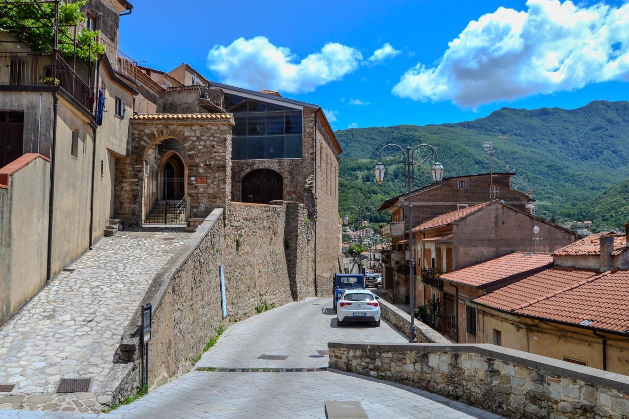 فيلا Castello Baronale Novi Velia المظهر الخارجي الصورة