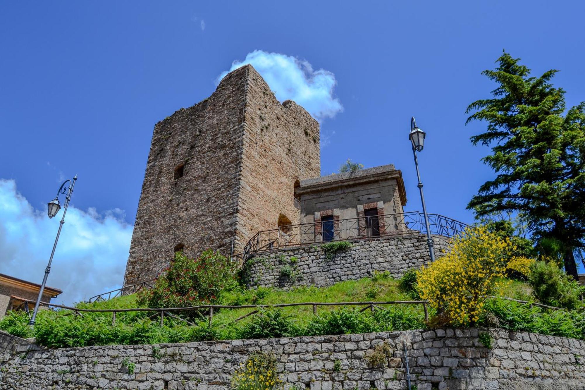 فيلا Castello Baronale Novi Velia المظهر الخارجي الصورة